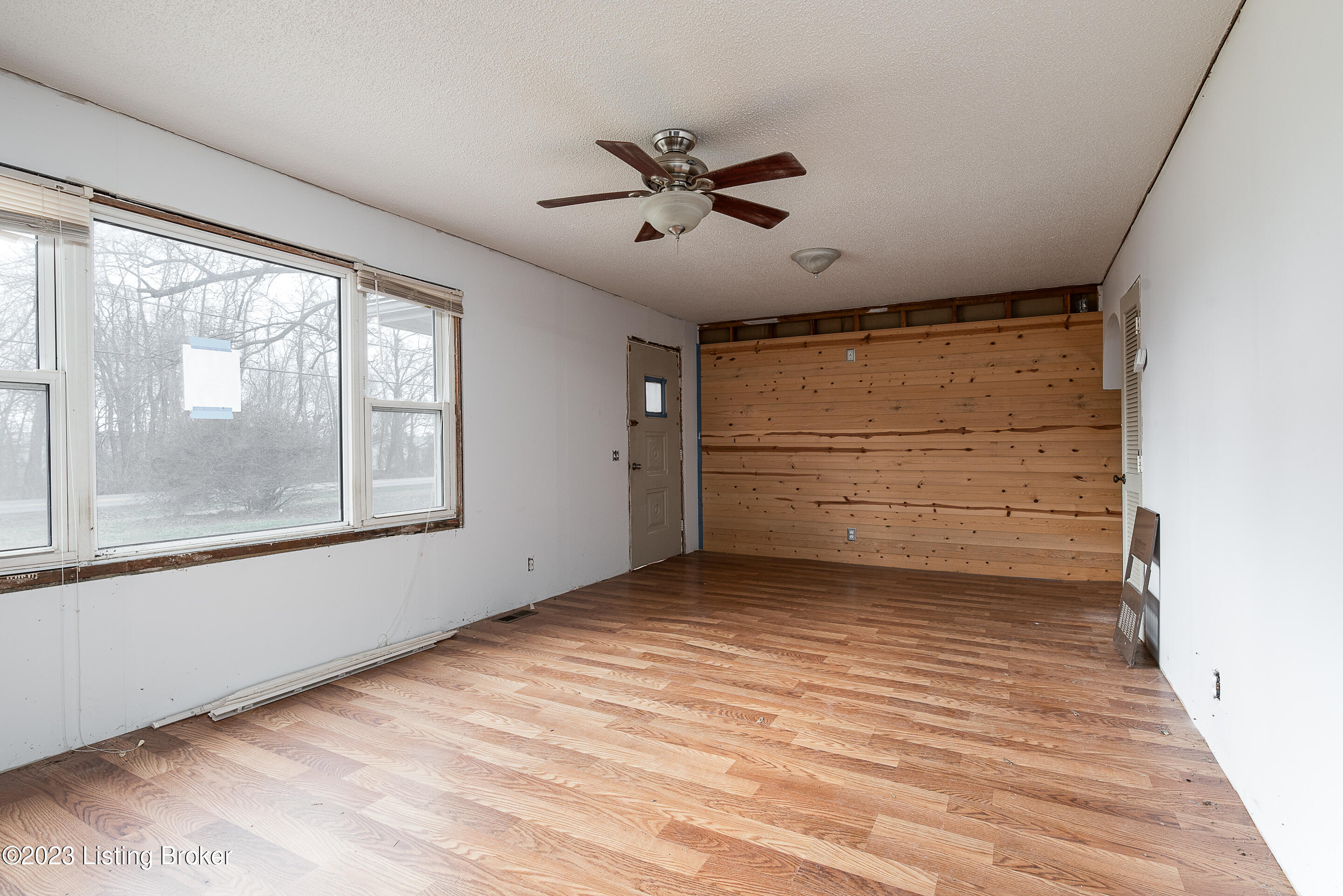 96 Rineyville-Big Springs Road Radcliff, KY 40160 - Photo 6 of 34 Living Room
