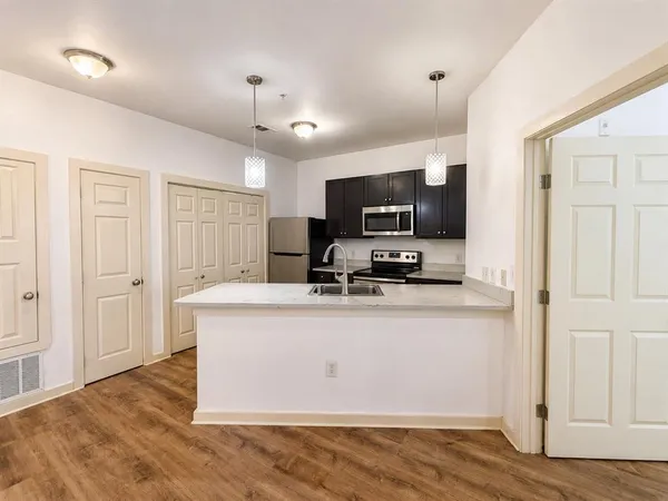 $1,395 | 1910 Bennett Avenue, Unit 1, Dallas, TX 75206