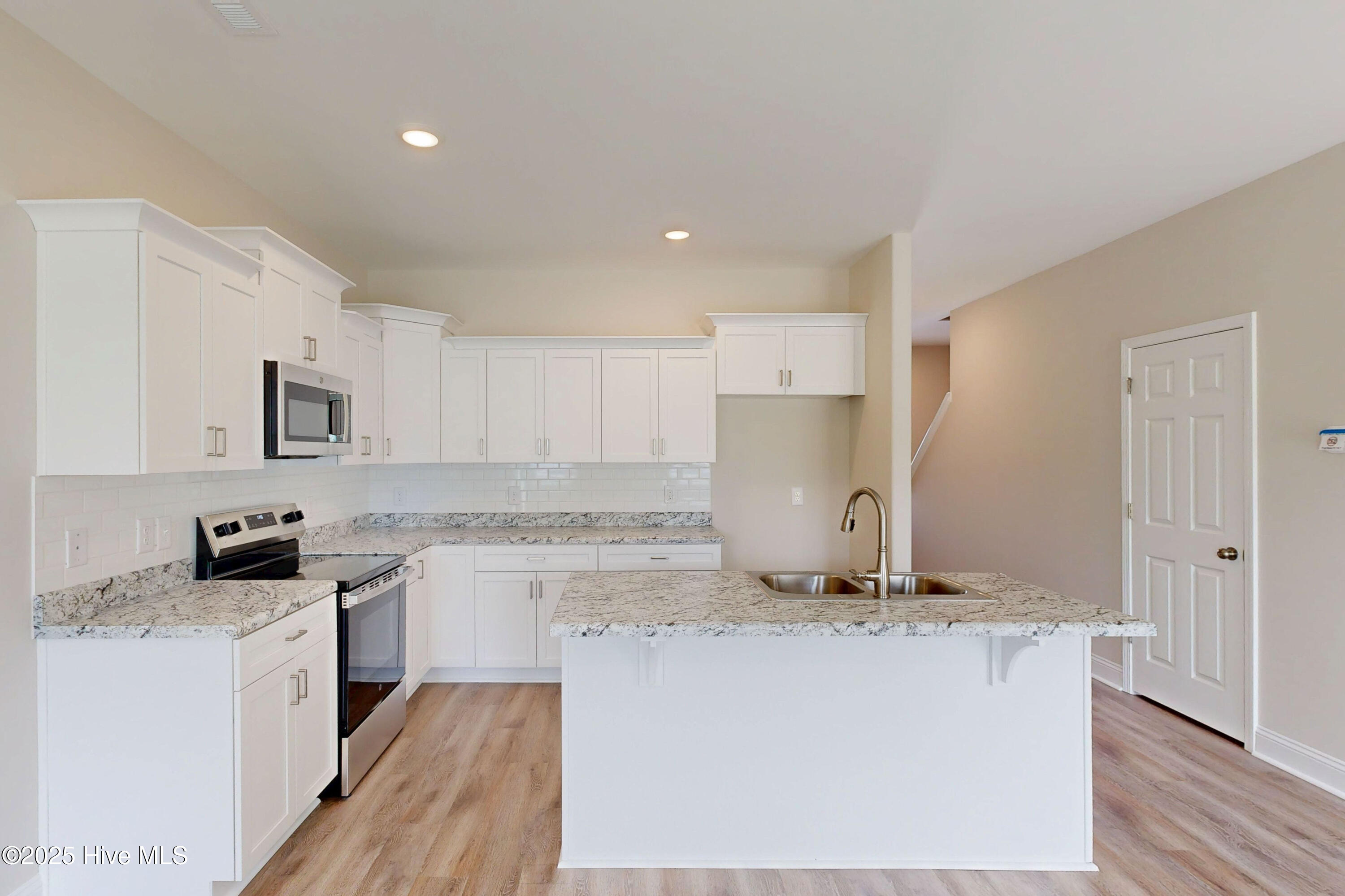 207 Sandpiper Place Holly Ridge, NC 28445 - Photo 4 of 27 211 Sandpiper Place - Interiors - Edited