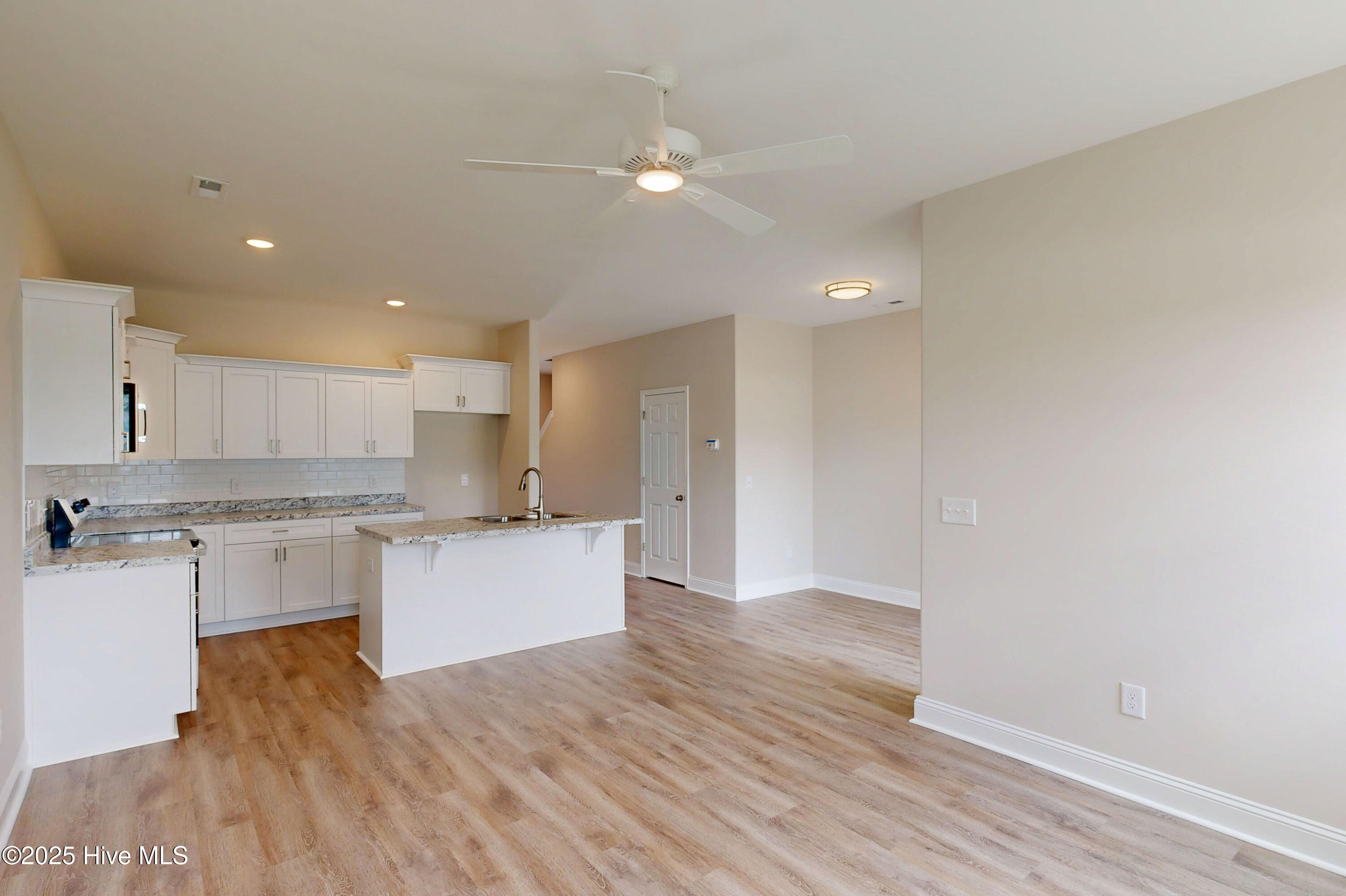 207 Sandpiper Place Holly Ridge, NC 28445 - Photo 6 of 27 211 Sandpiper Place - Interiors - Edited