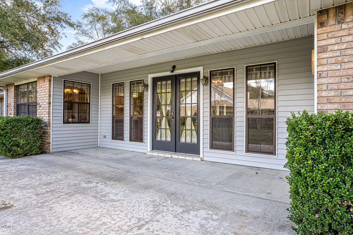 2000 The Wds Road Picayune, MS 39466 - Photo 16 of 18 Covered Patio