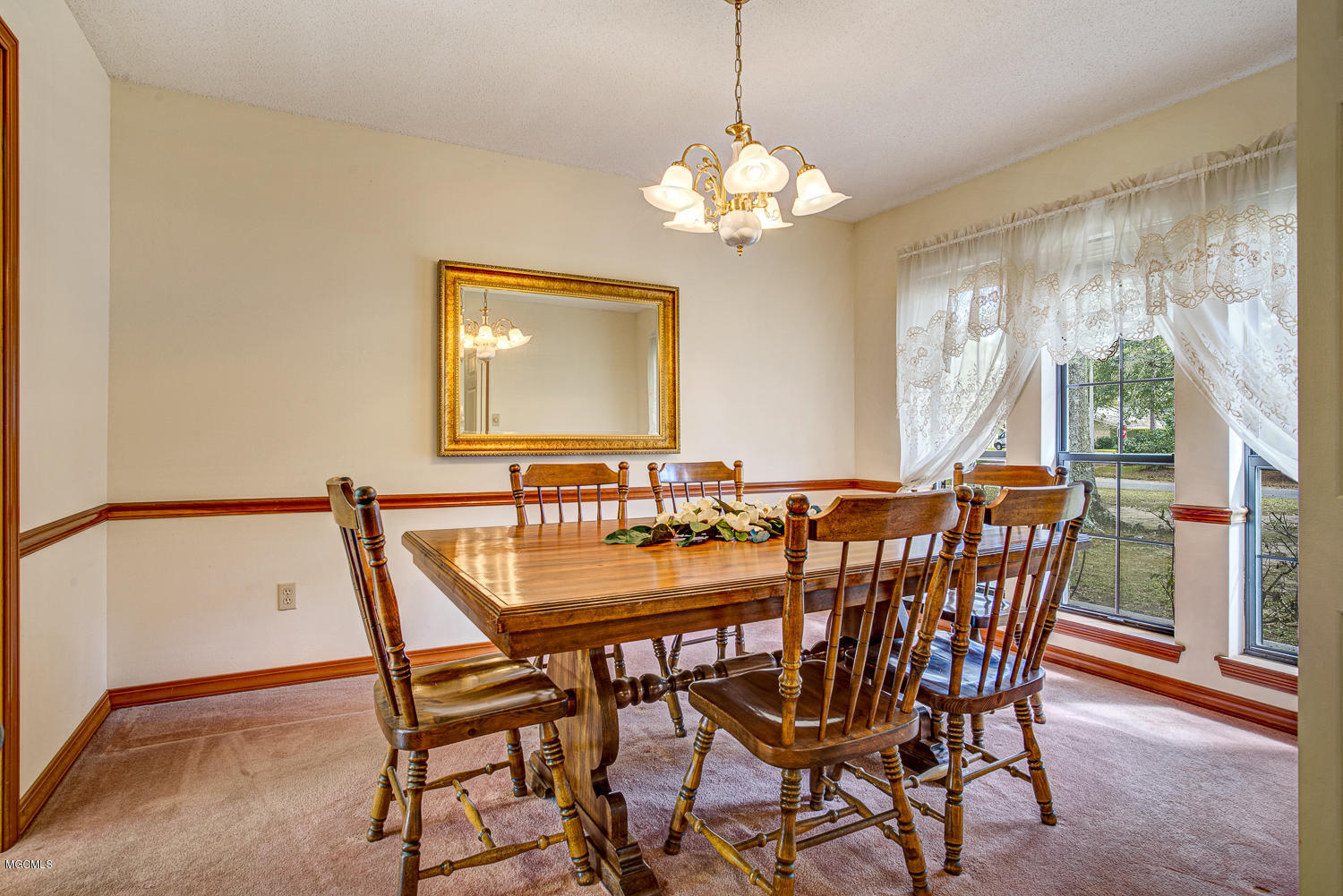 2000 The Wds Road Picayune, MS 39466 - Photo 4 of 18 Dining Room
