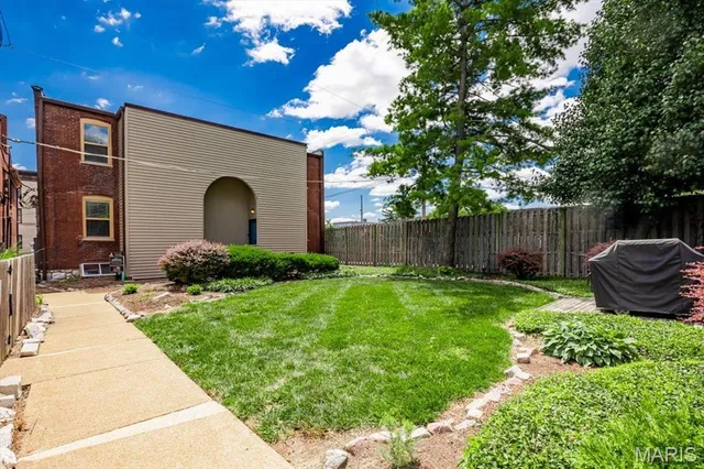 $224,900 | 329 North Boyle Avenue, Unit A, St. Louis, MO 63108