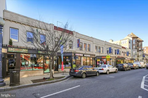 $675,000 | 3240 Hiatt Place Northwest, Unit 4, Washington, DC 20010