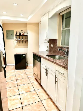 $8,500 | 1881 Washington Avenue, Unit 6H, Miami Beach, FL 33139