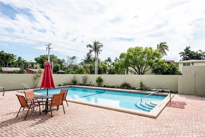 1425 Arthur Street, Unit 414B Hollywood, FL 33020 - Photo 48 of 50 Pool area.
