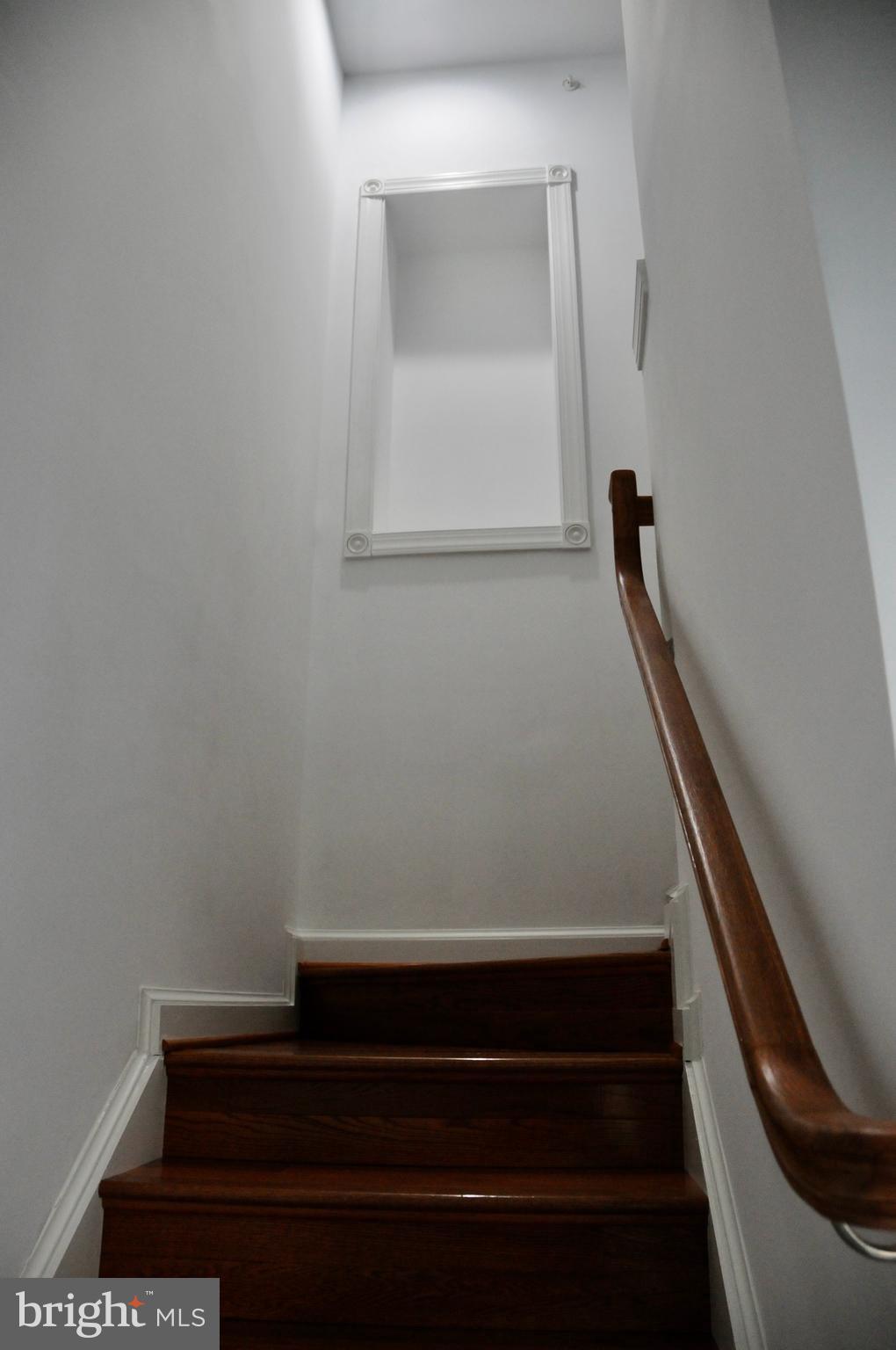 336 Grand Street Gaithersburg, MD 20878 - Photo 21 of 28 Stair Case