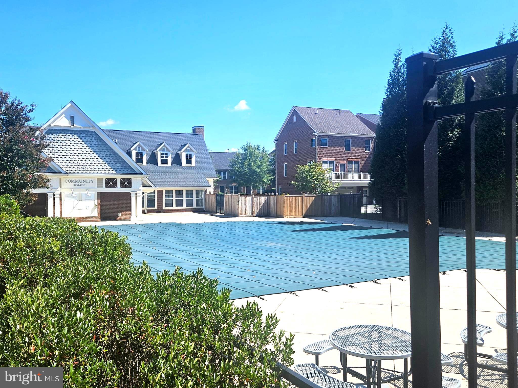 336 Grand Street Gaithersburg, MD 20878 - Photo 3 of 28 COMMUNITY CENTER