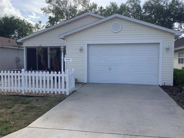 $2,000 | 16962 Southeast 94th Sunnybrook Circle, The Villages, FL 32162