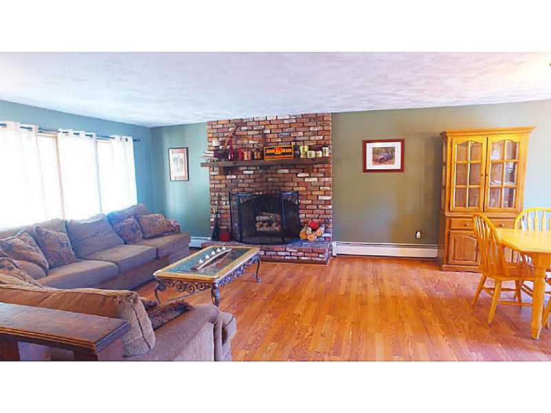 134 East Killingly Road Foster, RI 02825 - Photo 3 of 22 Living Room.