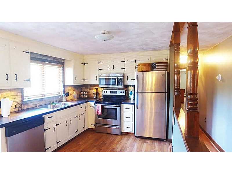 134 East Killingly Road Foster, RI 02825 - Photo 5 of 22 Kitchen.