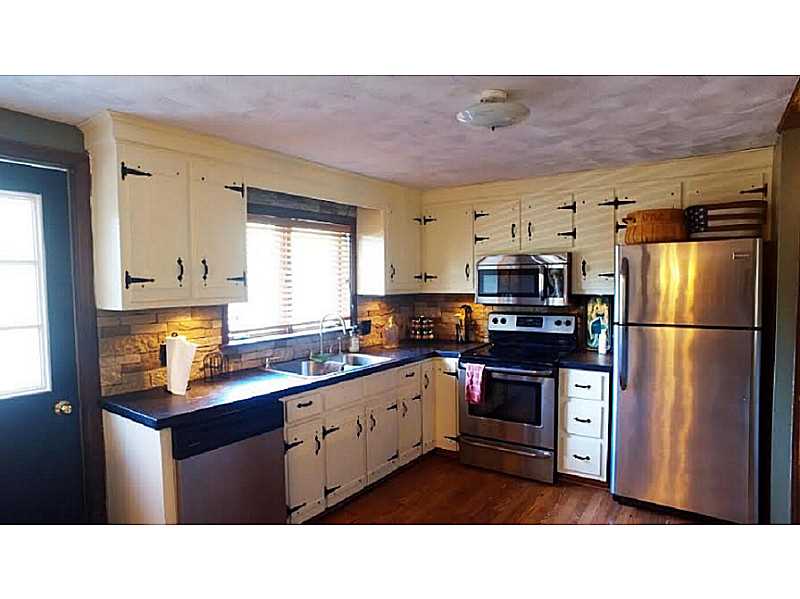 134 East Killingly Road Foster, RI 02825 - Photo 6 of 22 Kitchen.