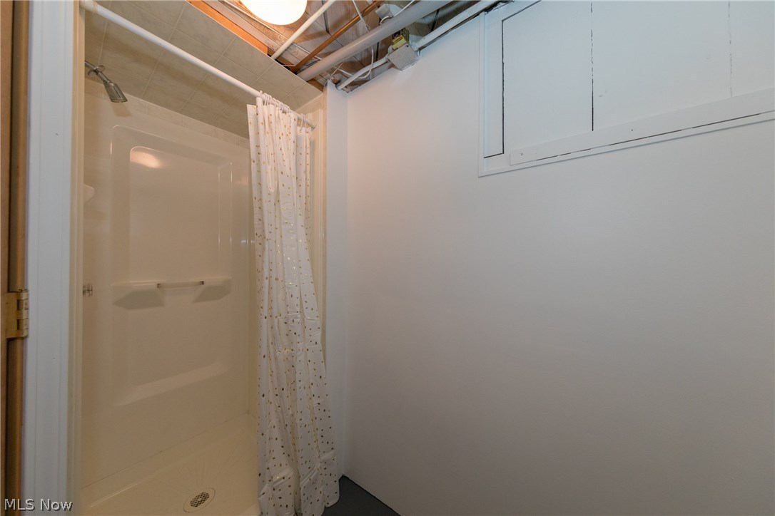 3996 Rosemond Road Cleveland Heights, OH 44121 - Photo 23 of 29 The lower level bathroom