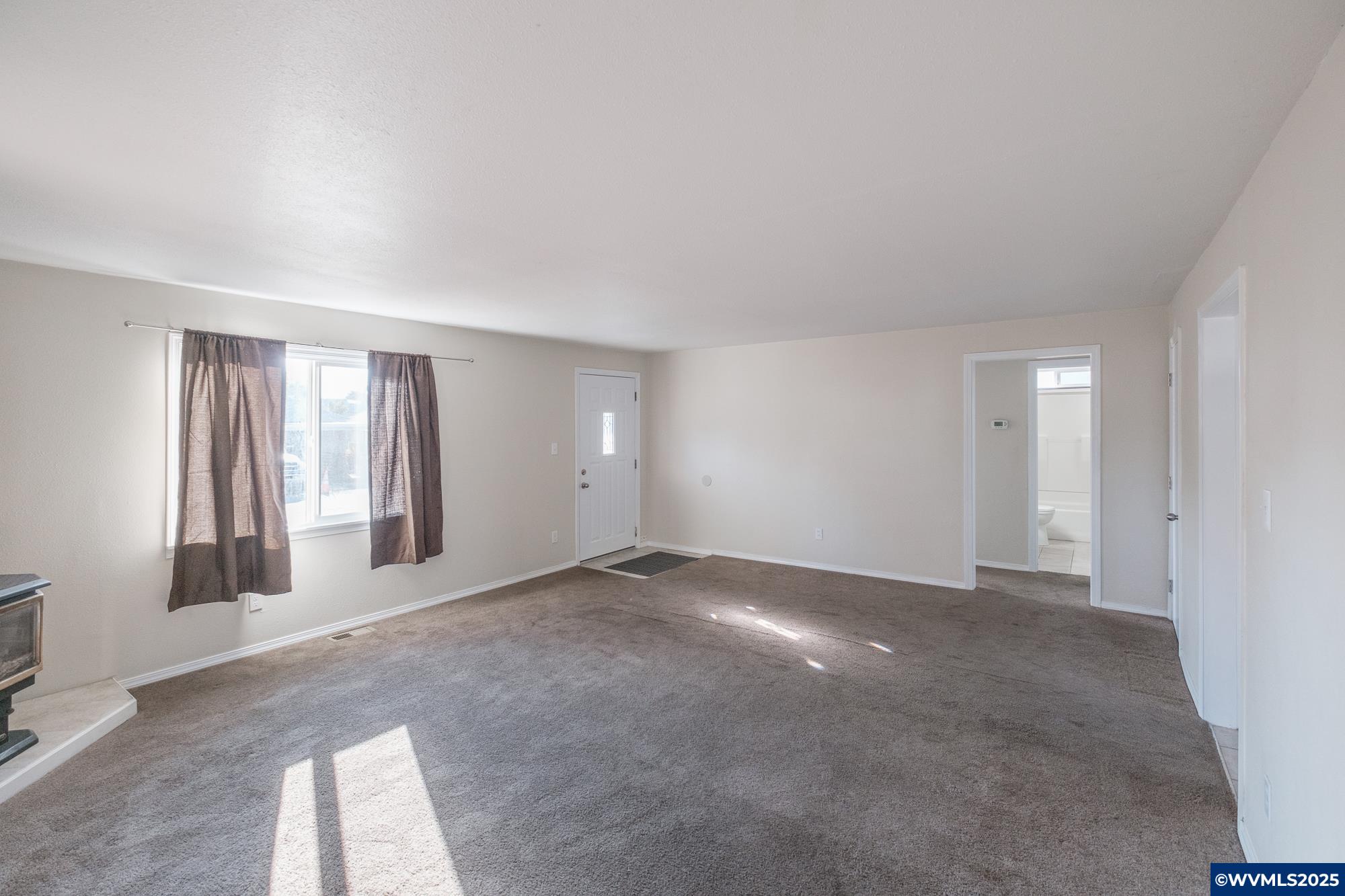 1248 Southwest Penn Street Albany, OR 97321 - Photo 10 of 39 Gallery Image 10