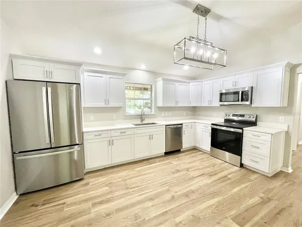 $2,750 | 3648 Northwest 7th Place, Gainesville, FL 32607