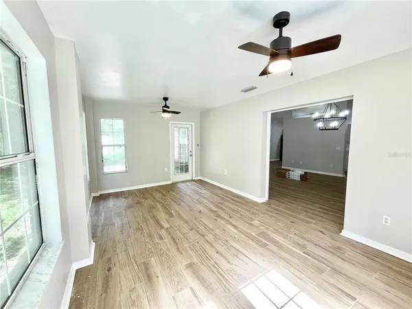 $2,750 | 3648 Northwest 7th Place, Gainesville, FL 32607