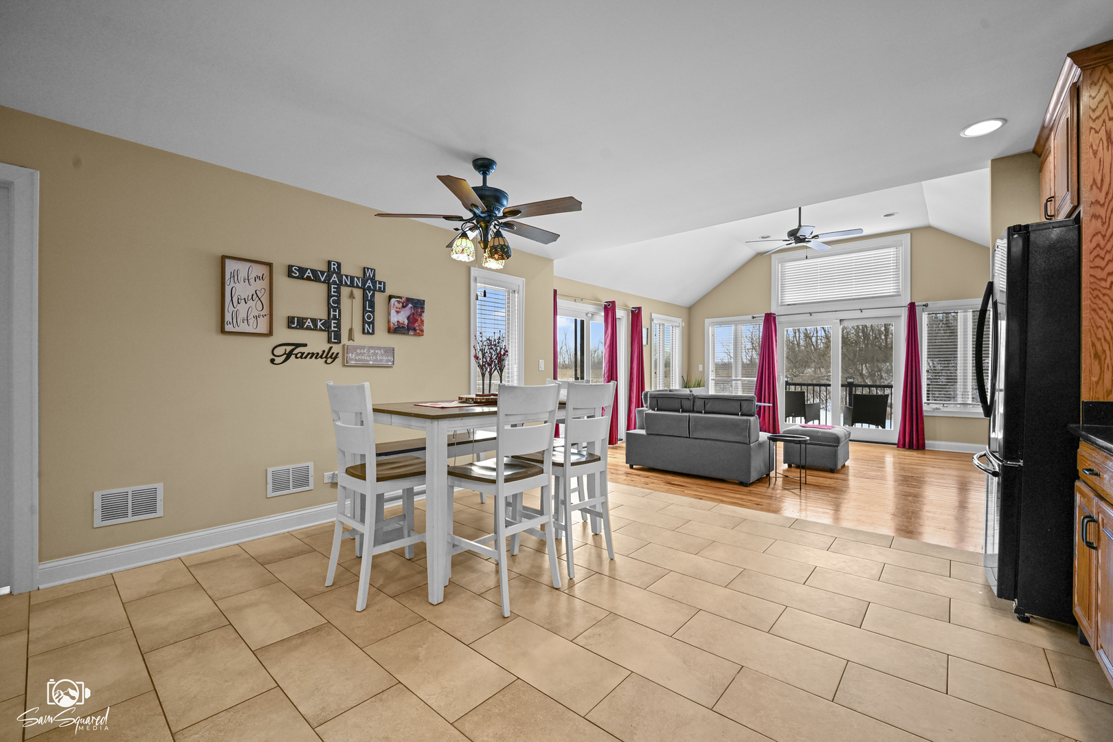 32 Largemouth Lane Wilmington, IL 60481 - Photo 12 of 34 a view of a livingroom with furniture and a ceiling fan