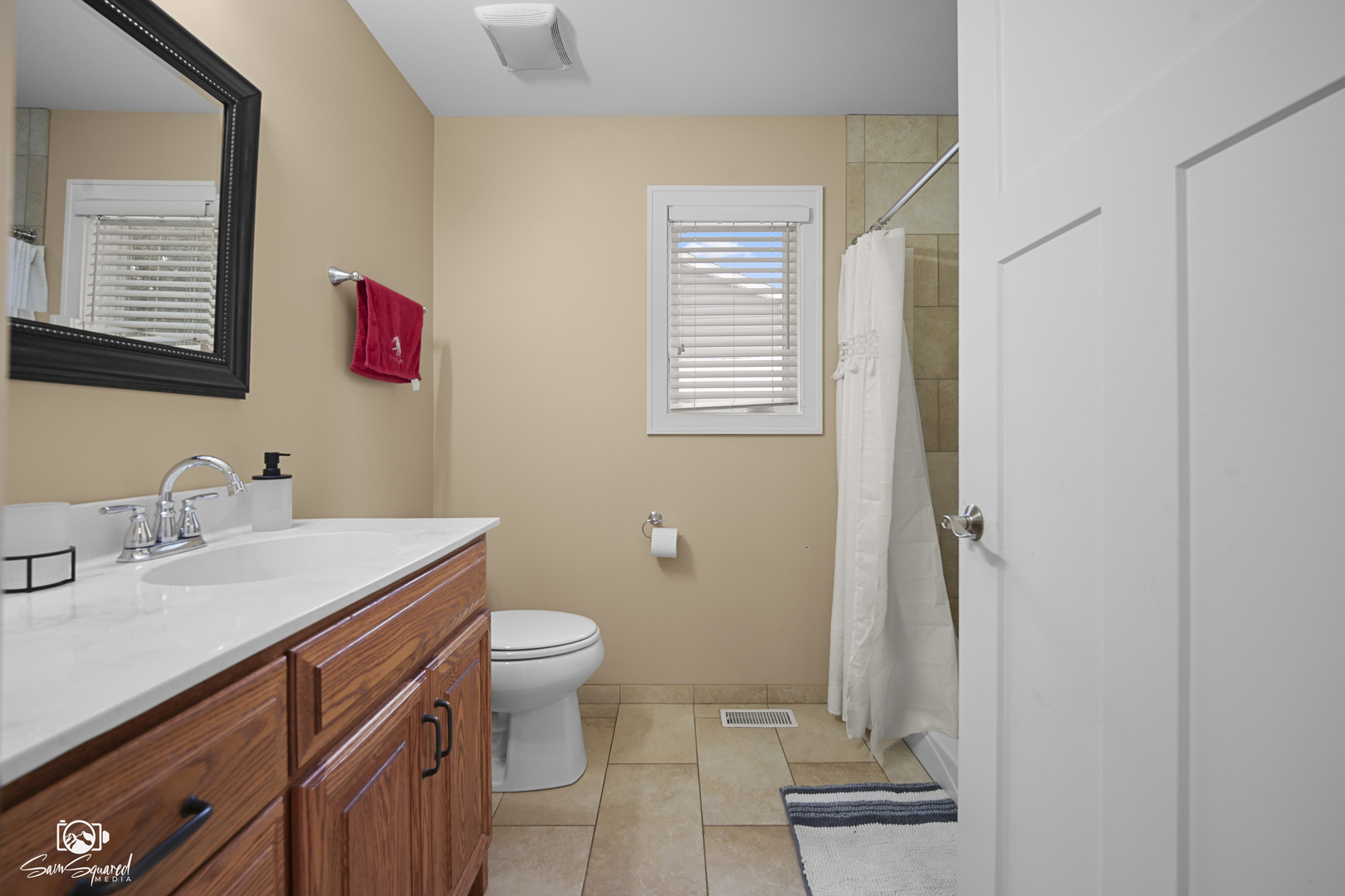 32 Largemouth Lane Wilmington, IL 60481 - Photo 18 of 34 a bathroom with a sink toilet and shower