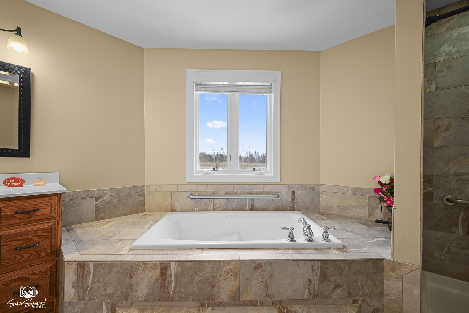 32 Largemouth Lane Wilmington, IL 60481 - Photo 22 of 34 a bathroom with a bathtub and a sink