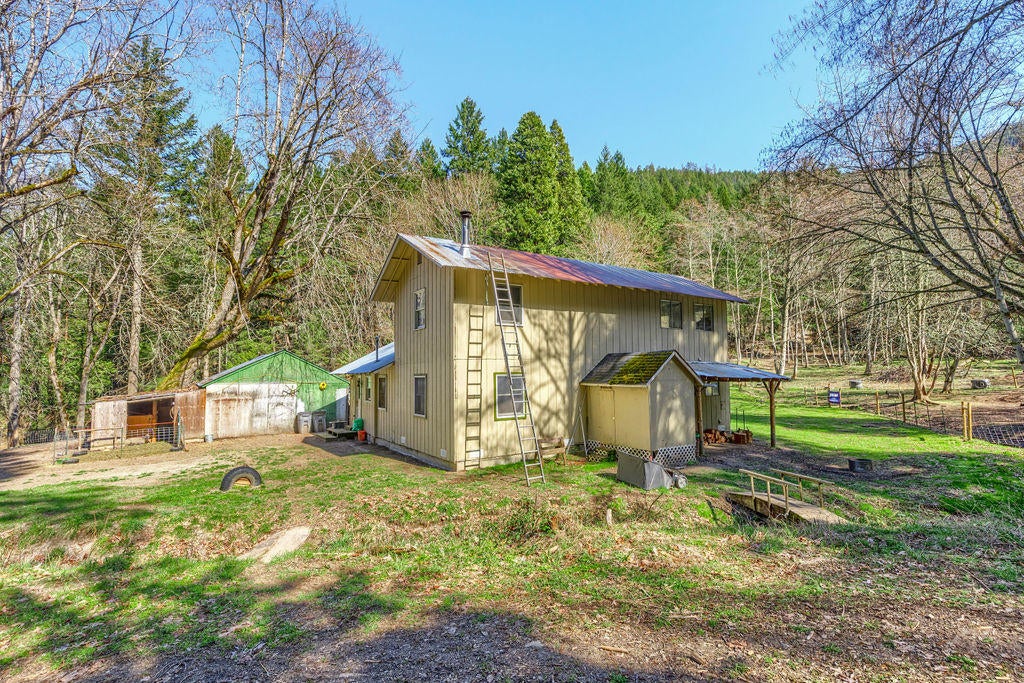 4832 Anderson Creek Road Talent, OR 97540 - Photo 10 of 39 ACR(14)