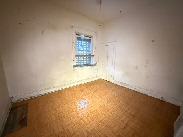 $99,000 | 437 24th Avenue, Bellwood, IL 60104