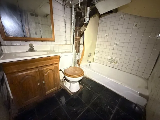 $99,000 | 437 24th Avenue, Bellwood, IL 60104