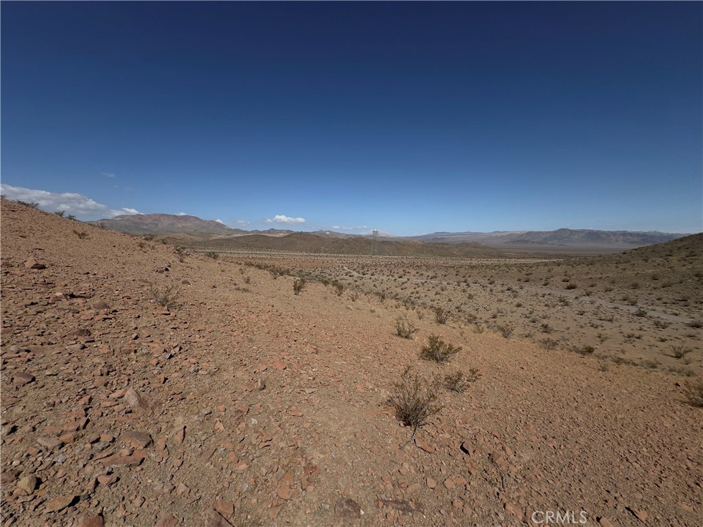 29 Fort Irwin Road Yermo, CA 92398 - Photo 14 of 17 a view of beach and mountain