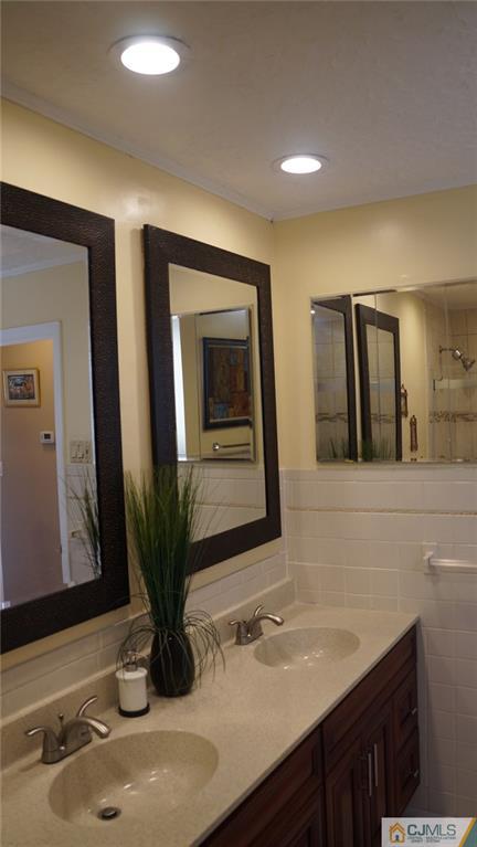 17 Brian Road Edison, NJ 08817 - Photo 16 of 22 Gallery Image 16