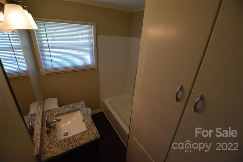 2824 Starnes Road Charlotte, NC 28214 - Photo 2 of 12 Gallery Image 2