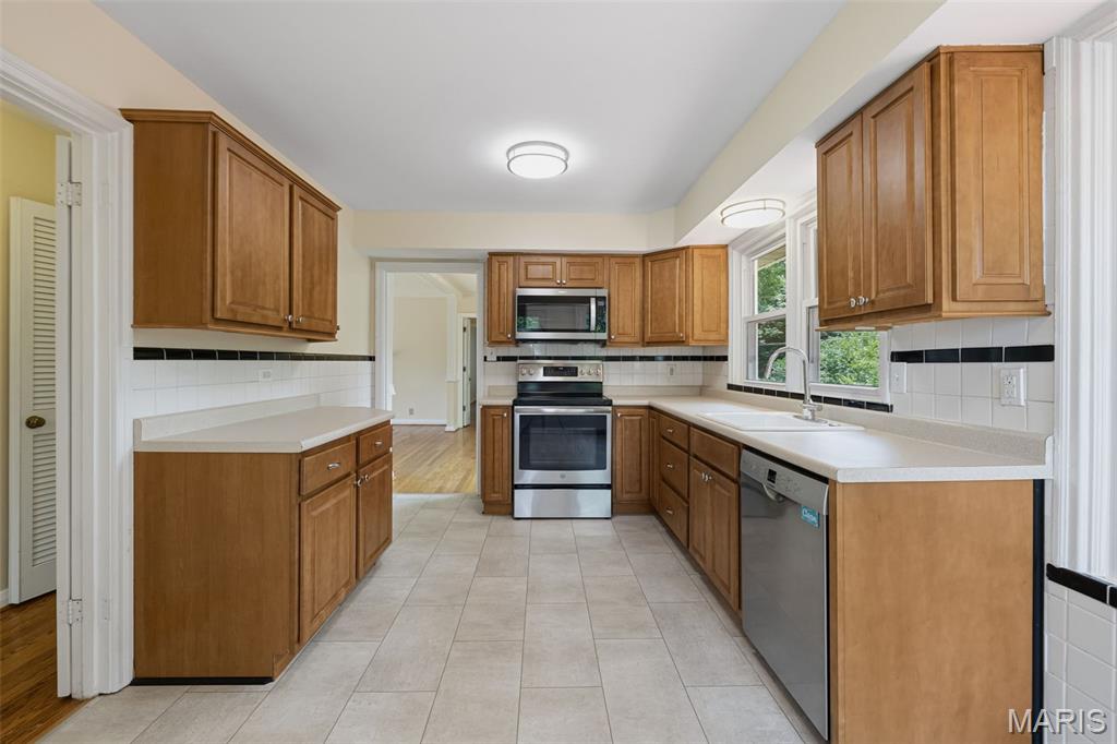 216 Turf Court Webster Groves, MO 63119 - Photo 13 of 37