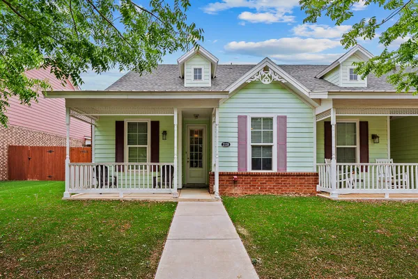 $295,000 | 2128 10th Street, Lubbock, TX 79401
