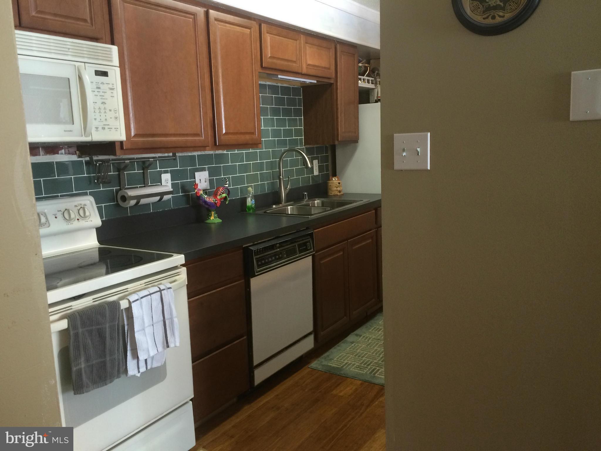 633 Deering Road, Unit 2E Pasadena, MD 21122 - Photo 21 of 22 Kitchen