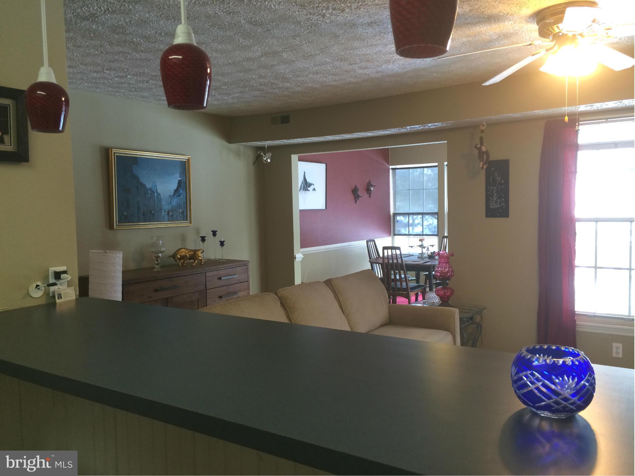633 Deering Road, Unit 2E Pasadena, MD 21122 - Photo 4 of 22 Living Room