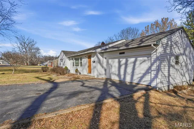 $119,900 | 613 Plantmore Drive, St. Louis, MO 63135