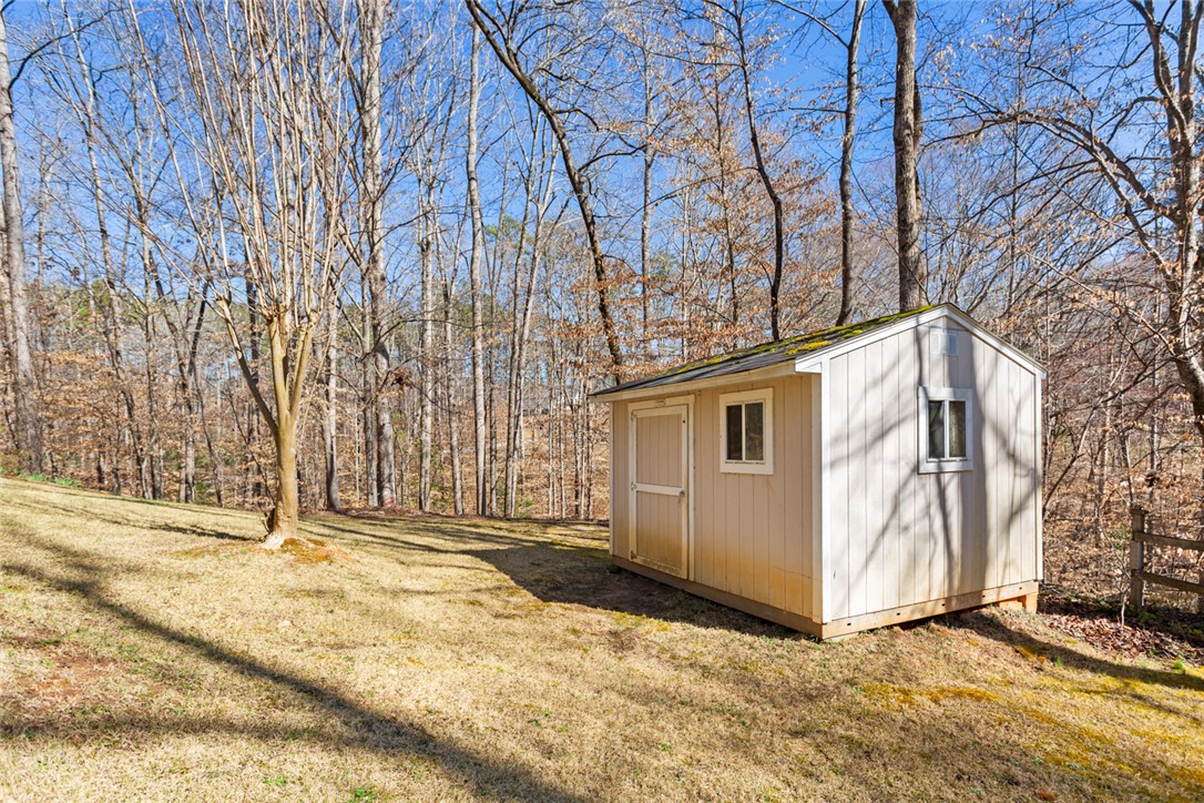144 Hickory Cove Road Seneca, SC 29672 - Photo 8 of 40 Gallery Image 8