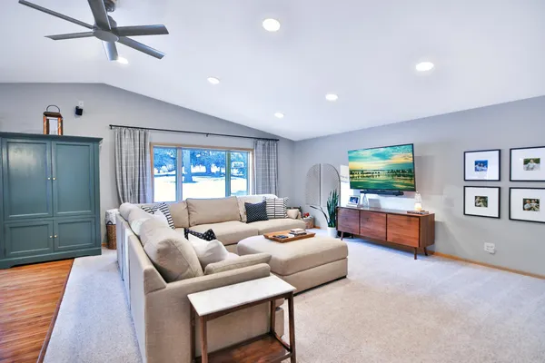 $385,735 | 303 24th Street Northwest, Austin, MN 55912