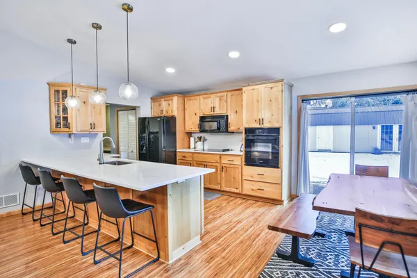 $385,735 | 303 24th Street Northwest, Austin, MN 55912