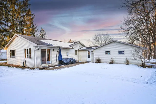 $392,700 | 303 24th Street Northwest, Austin, MN 55912