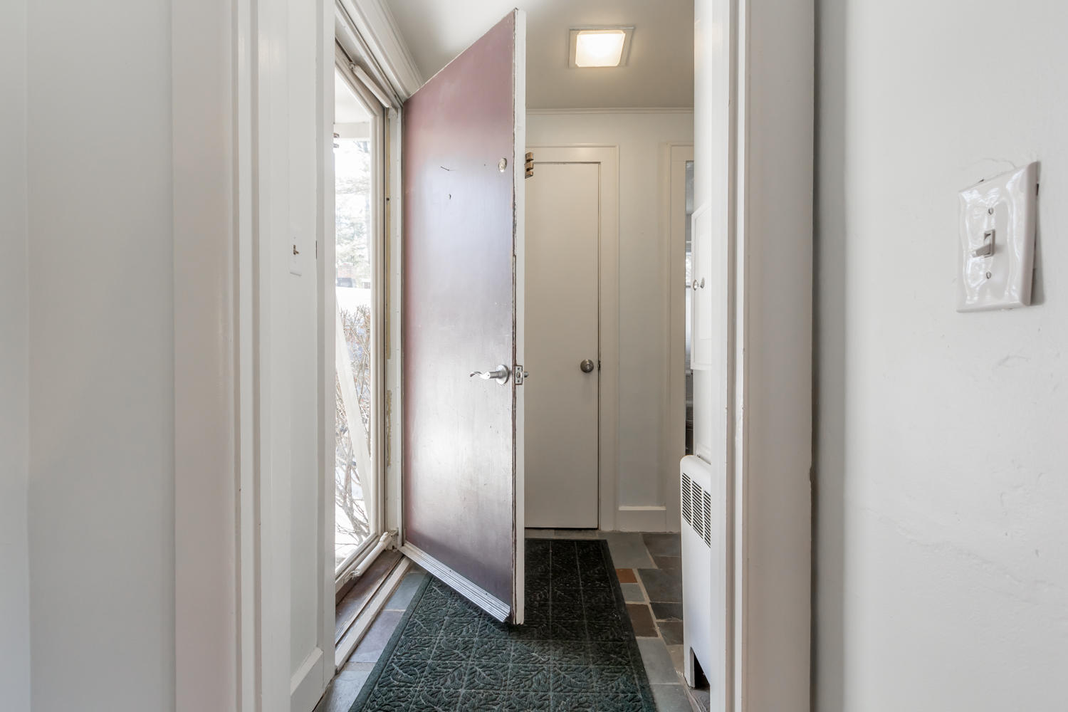 419 Mitchell Road Cape Elizabeth, ME 04107 - Photo 22 of 29 419 entry way