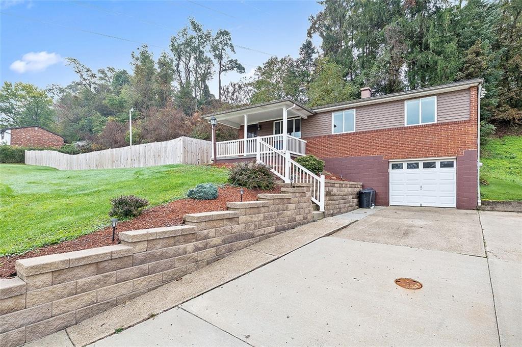 881 Colonial Manor Road Irwin, PA 15642 - Photo 2 of 25