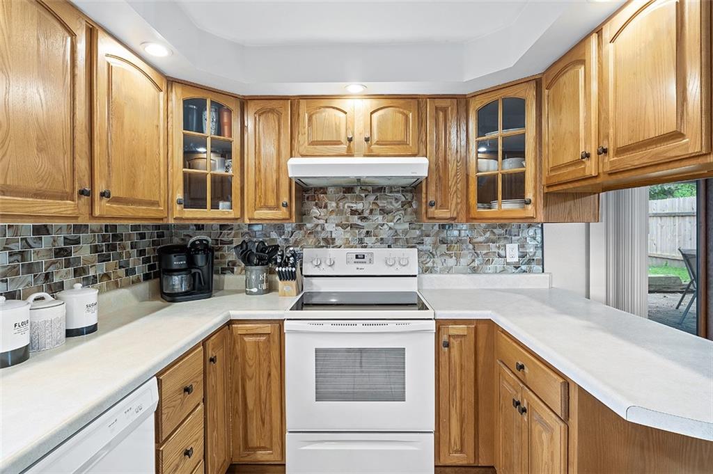 881 Colonial Manor Road Irwin, PA 15642 - Photo 11 of 25