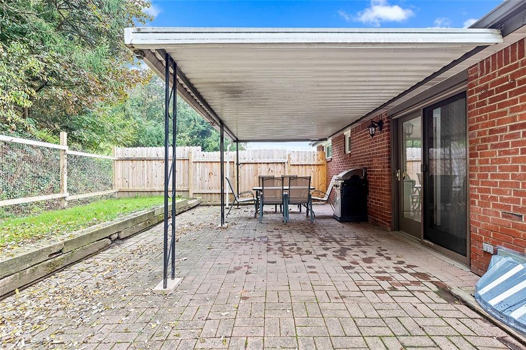 881 Colonial Manor Road Irwin, PA 15642 - Photo 13 of 25