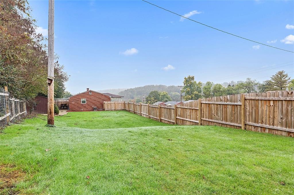 881 Colonial Manor Road Irwin, PA 15642 - Photo 14 of 25