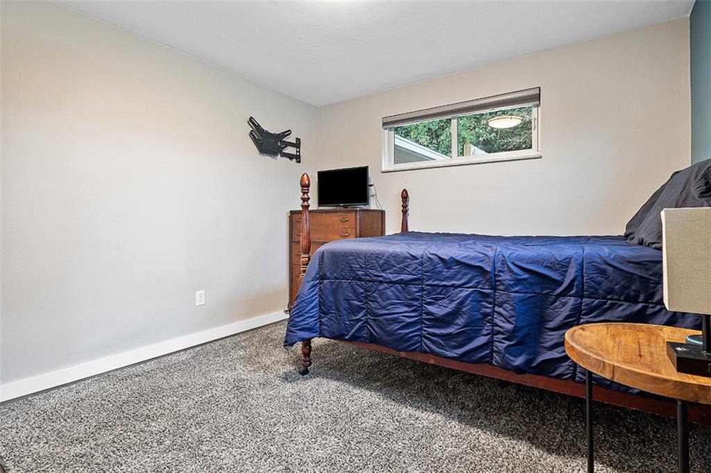 881 Colonial Manor Road Irwin, PA 15642 - Photo 20 of 25