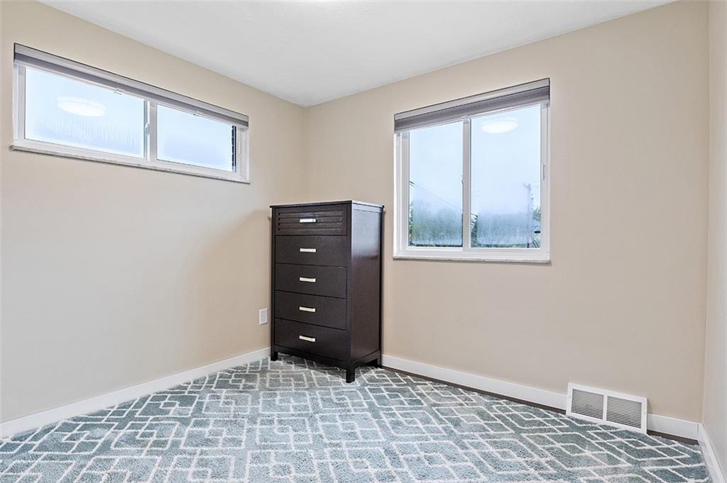 881 Colonial Manor Road Irwin, PA 15642 - Photo 22 of 25