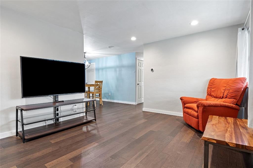 881 Colonial Manor Road Irwin, PA 15642 - Photo 7 of 25