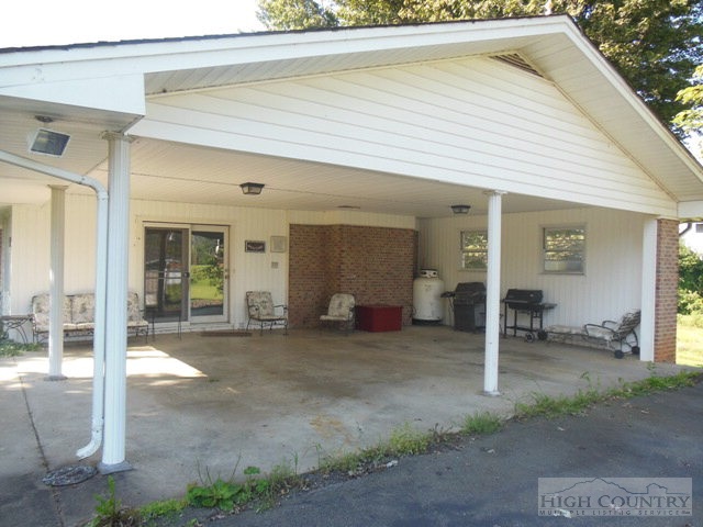 87 Edmonds Road Ennice, NC 28623 - Photo 5 of 16 Gallery Image 5