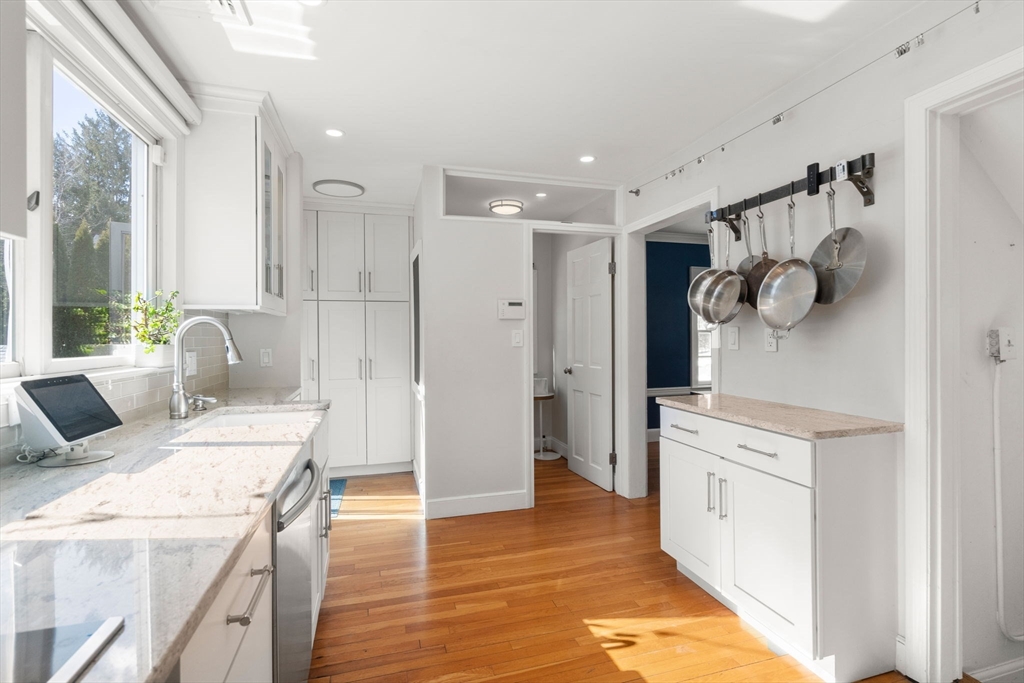 11 Maurice Road Wellesley, MA 02482 - Photo 11 of 29