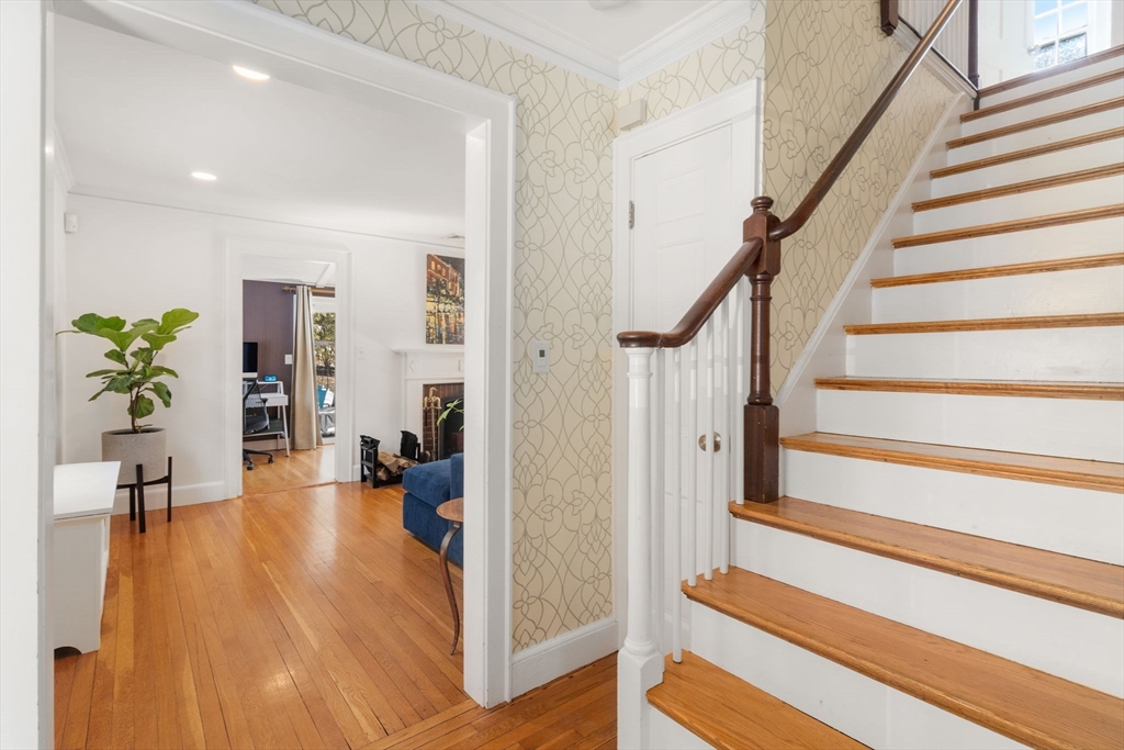 11 Maurice Road Wellesley, MA 02482 - Photo 4 of 29