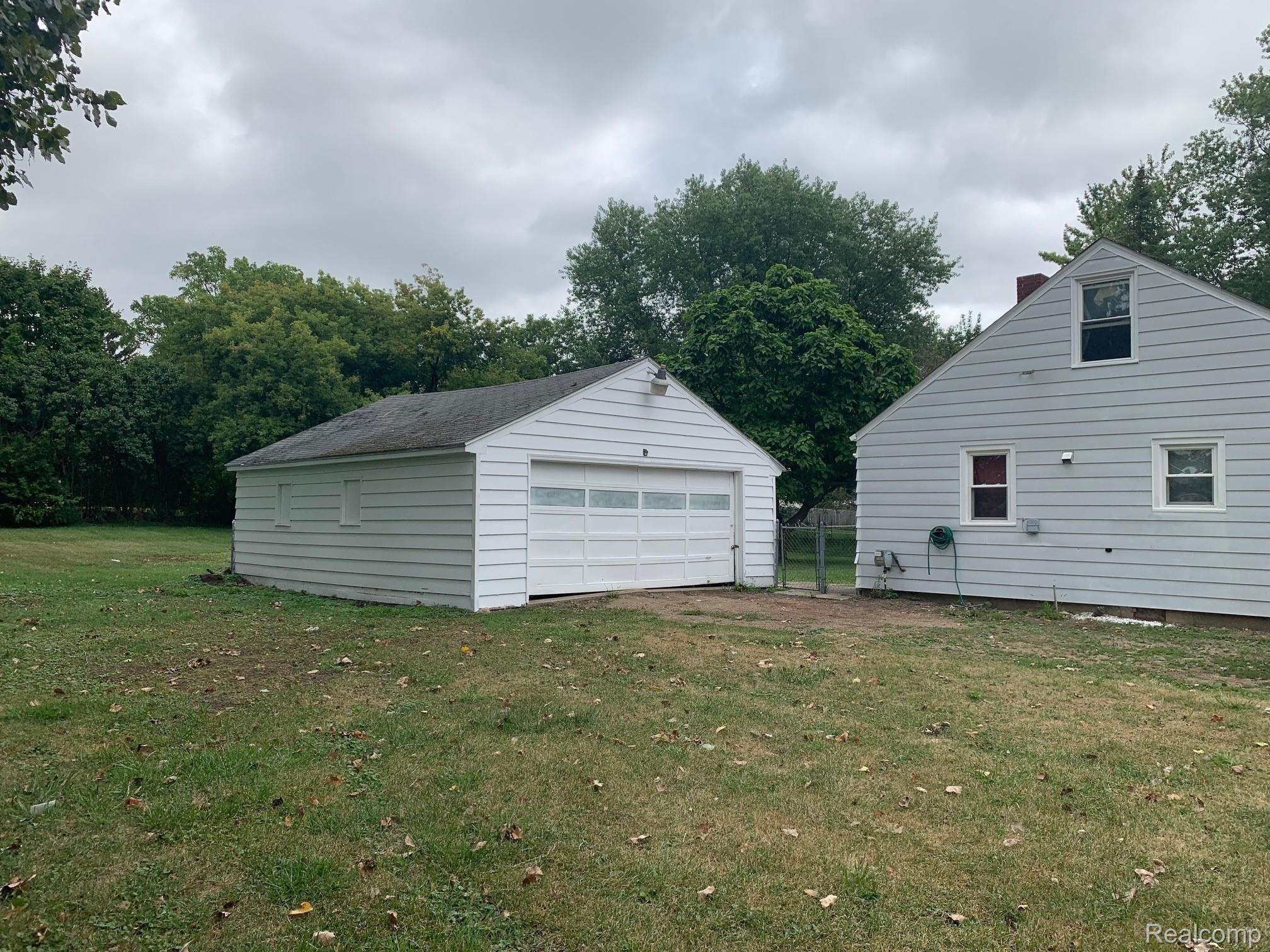 113 East Rouse Street Lansing, MI 48910 - Photo 4 of 14 image21.jpeg